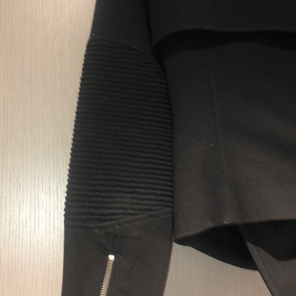 Aritzia Wilfred silk Jacket - Picture 5 of 6